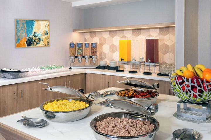 Breakfast area
