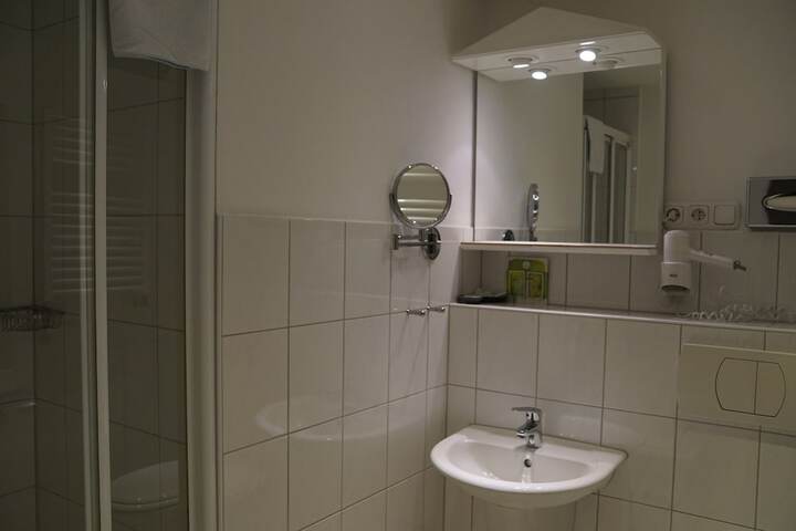 Room 47 of 79