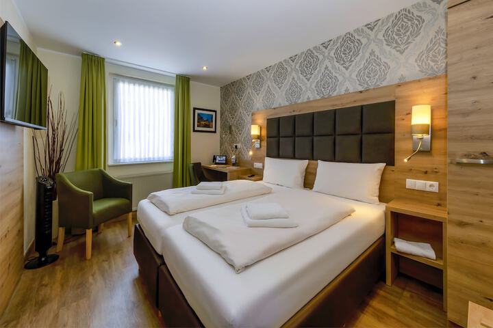 Room 65 of 140