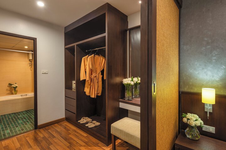 Room 10 of 41
