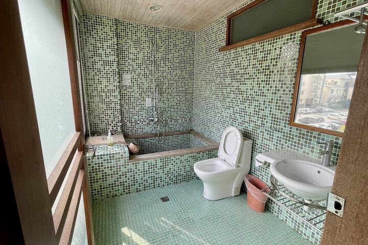 Room 14 of 24