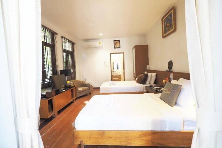 Room 10 of 194