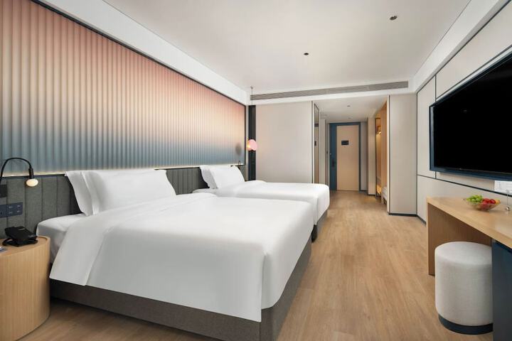 Room 21 of 37