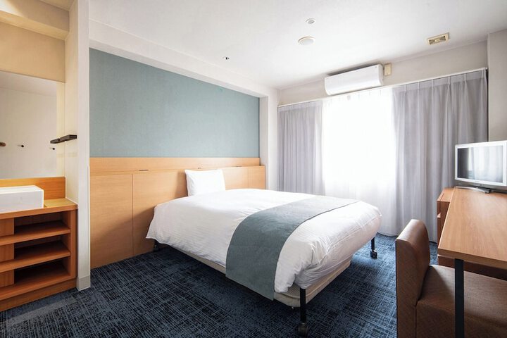 Room 15 of 42