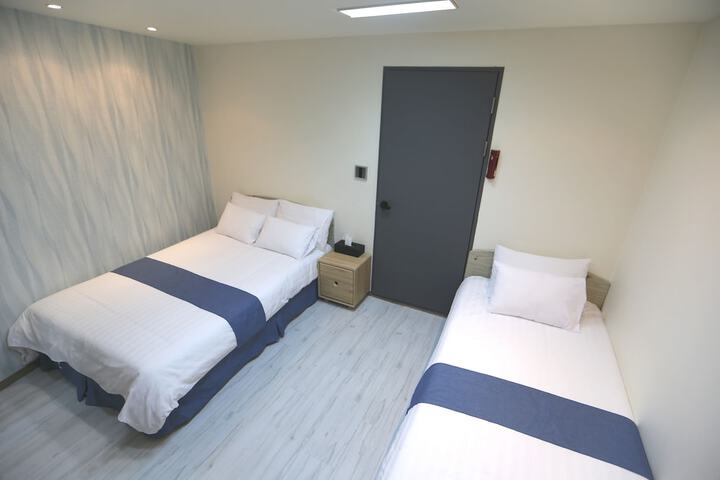 Room 20 of 61