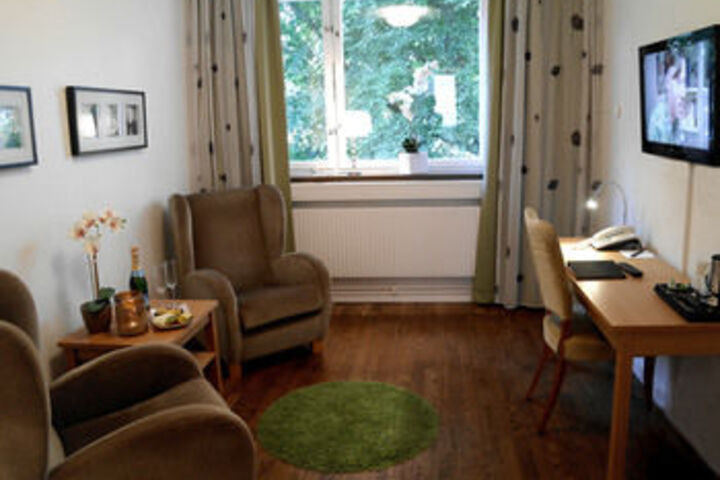 Room 33 of 82