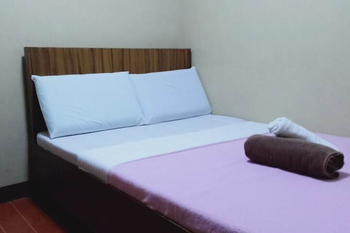 Room 10 of 25