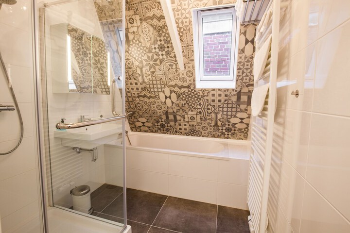 Room 20 of 29
