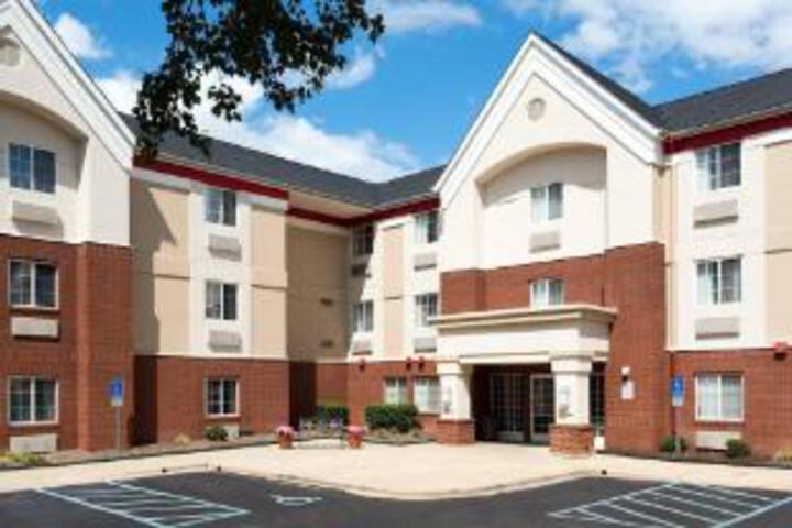 Candlewood Suites Raleigh-Cary
