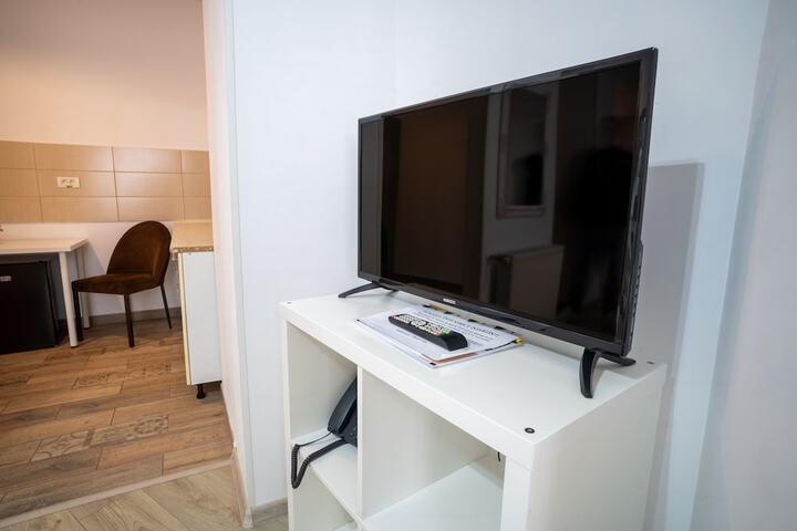 Room 35 of 81