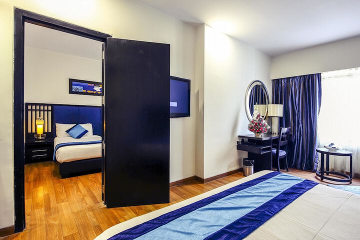 Room 10 of 34