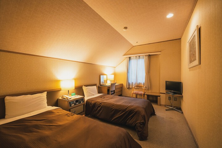 Room 7 of 36