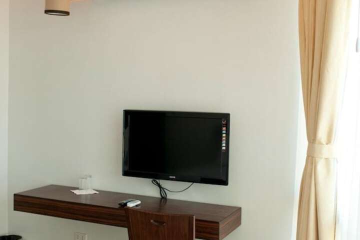 Room 10 of 36
