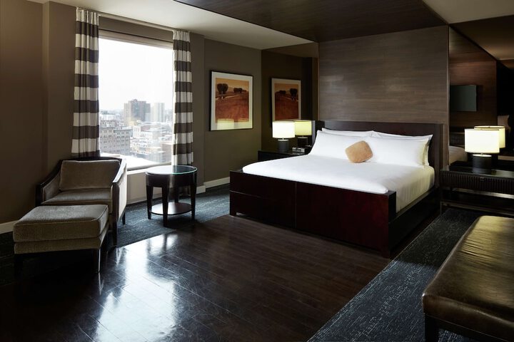 1 King Bed Suite (10 of 17)