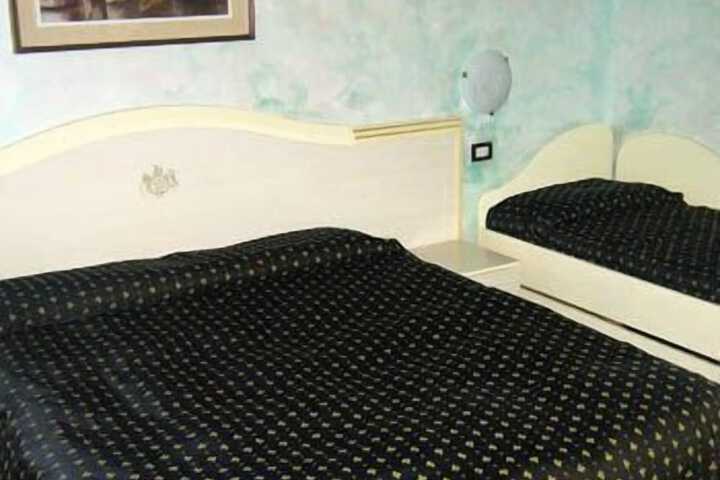 Room 6 of 53