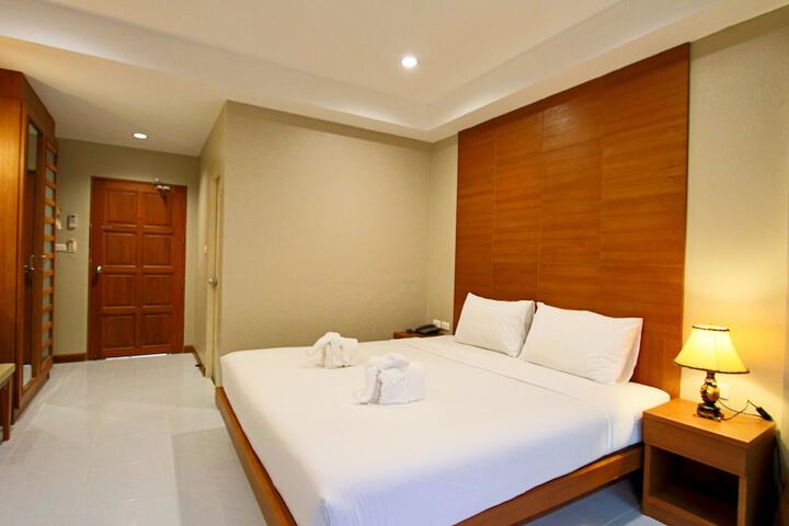 Room 8 of 60