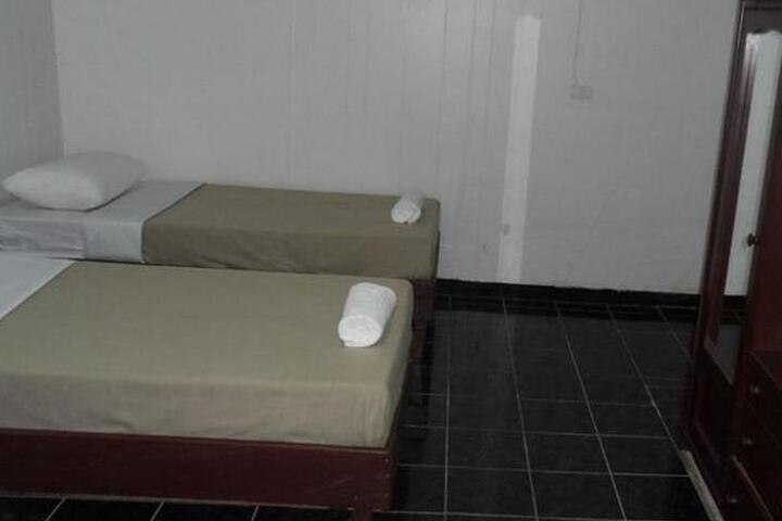 Room 2 of 6