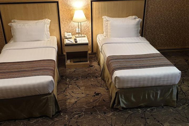 Room 25 of 34