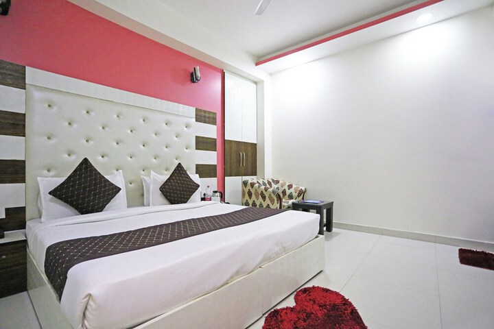Room 45 of 76