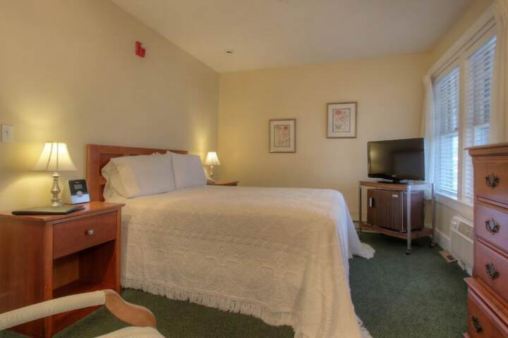 Room 8 of 101