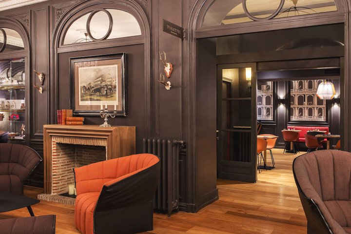 Guest Lobby