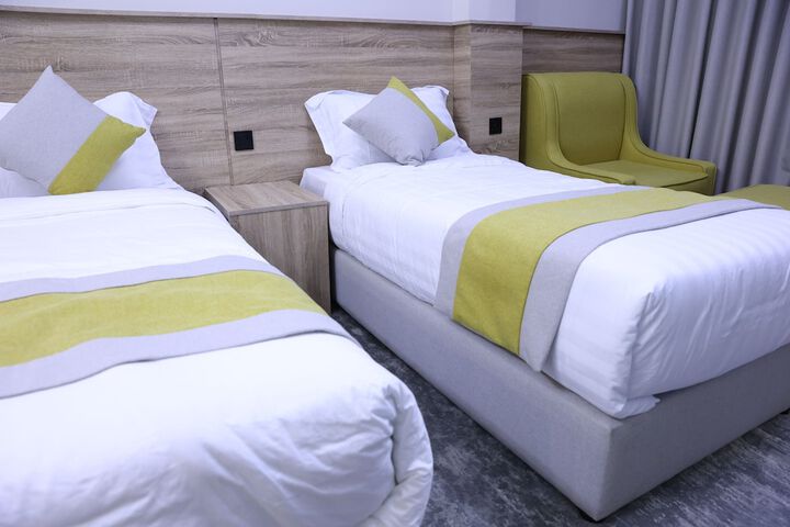 Room 27 of 64