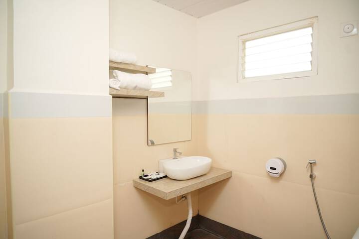 Room 8 of 11