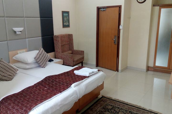 Room 6 of 27