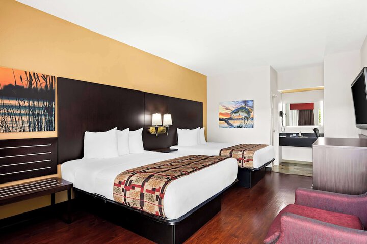2 Double Beds (9 of 9)