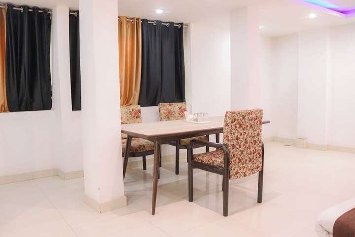 Room 53 of 82