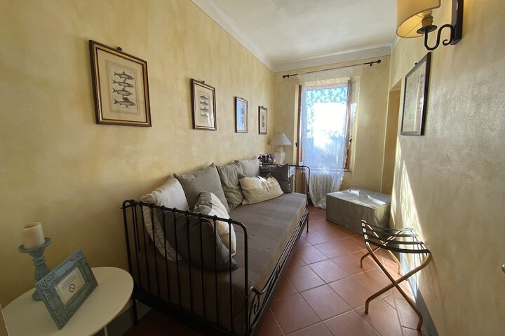 Room 12 of 42