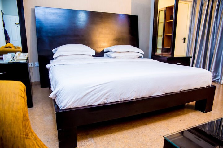 Room 5 of 36