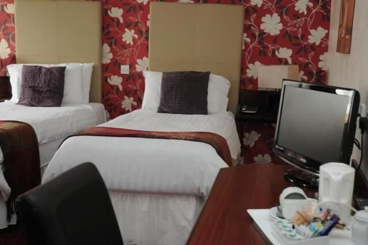 Room 8 of 43