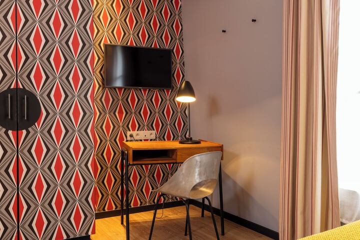 Room 48 of 92