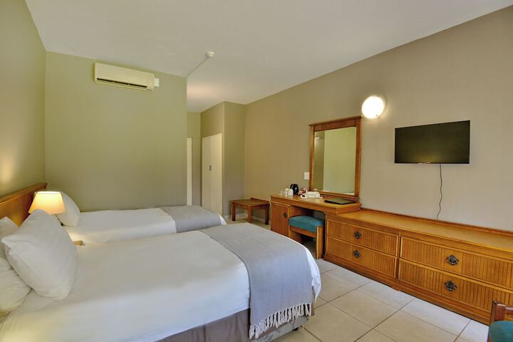 Room 9 of 136