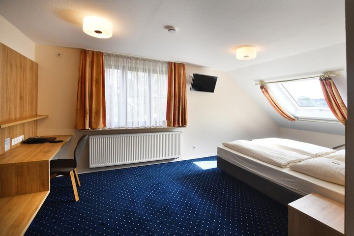 Room 17 of 83