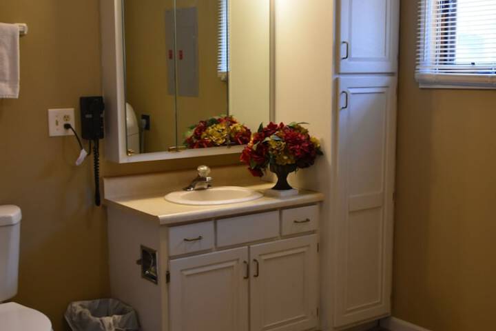 Room 16 of 30