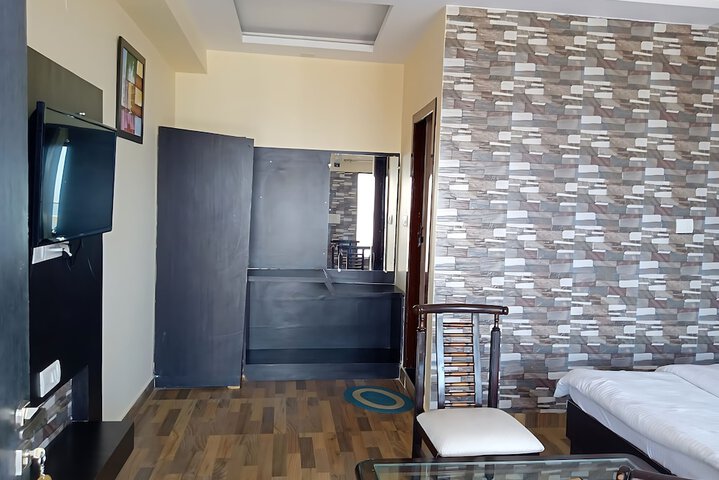 Room 15 of 82
