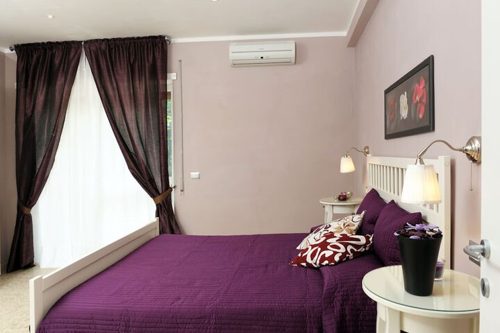 Room 7 of 10