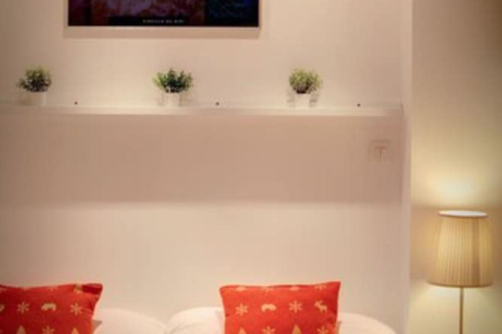 Room 42 of 83