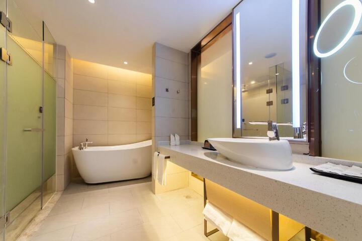 Lavande Hotels Heyuan Longchuan County Laolong Town