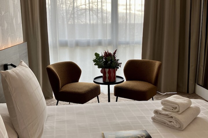 Room 10 of 40