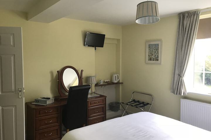 Room 8 of 11