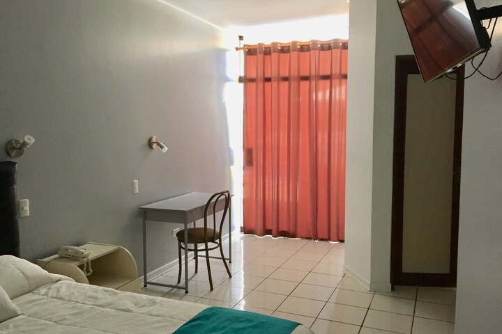 Room 11 of 25