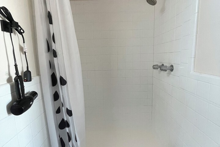 Room 104 of 131