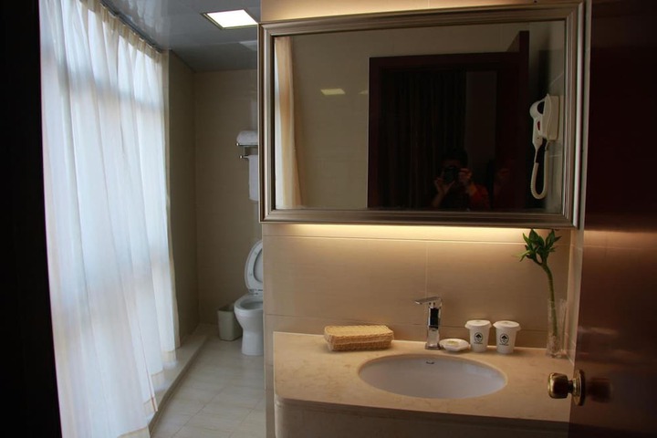 Room 30 of 42