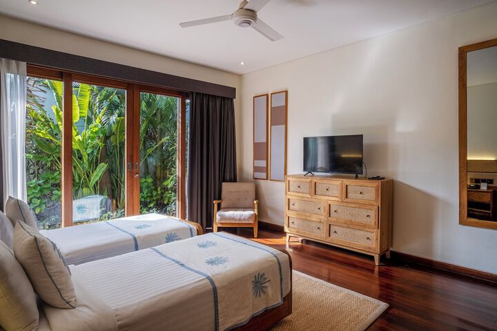 Room 10 of 94