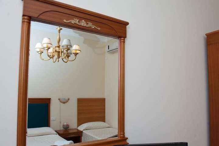 Room 7 of 17