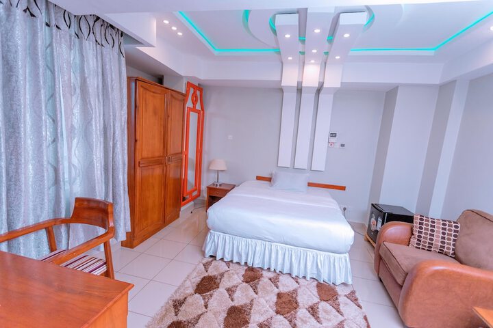 Room 17 of 46