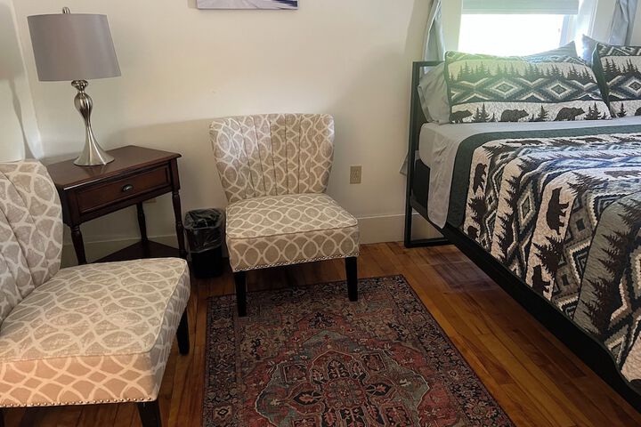 Room 11 of 103